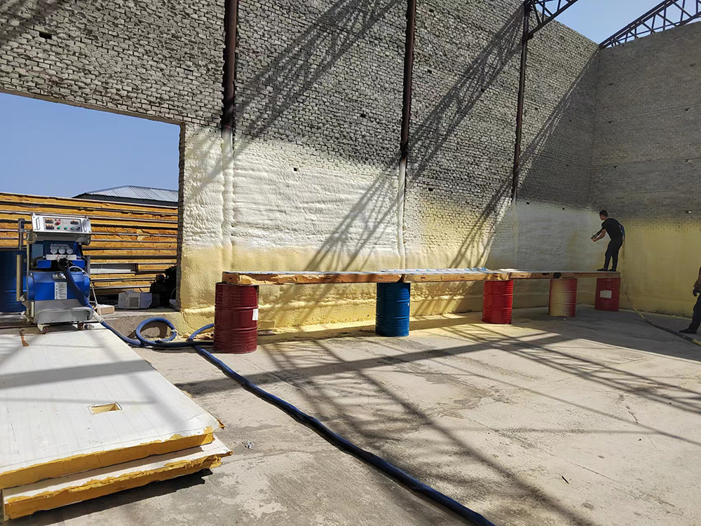 為啥大家都在用聚氨酯發(fā)泡機(jī)進(jìn)行冷庫保溫？