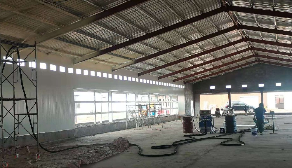 彩鋼板廠房保溫噴涂聚氨酯設(shè)備要選什么價(jià)位的？京華邦威 廠家直銷